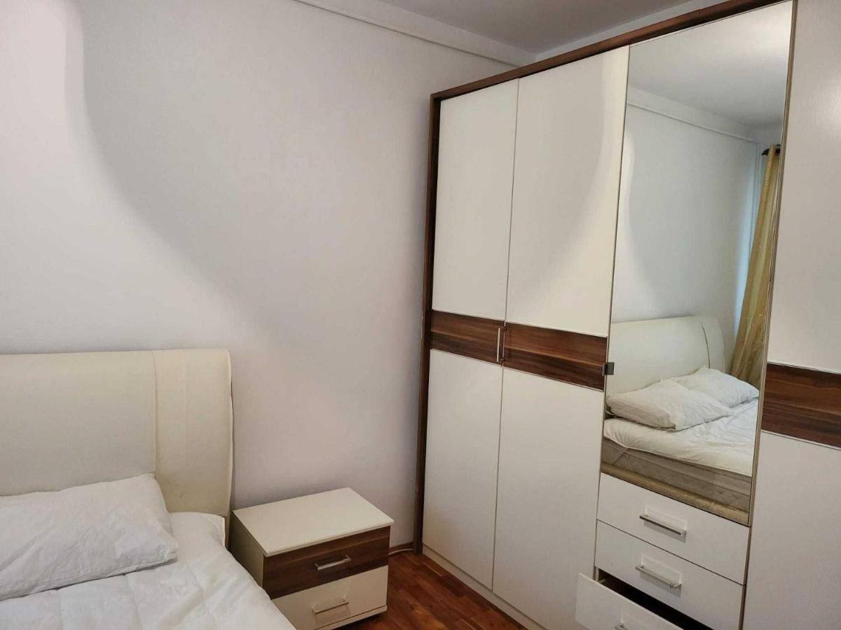 Appartamento Apartament modern in complex rezidential, parcare privata Bucarest Esterno foto